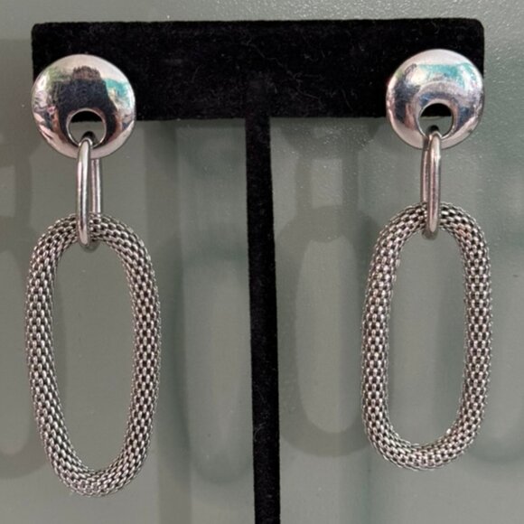 Stylish Adora Flexible Mesh Link Earrings- Silvertone  Dangles Fluid Design - Picture 4 of 7